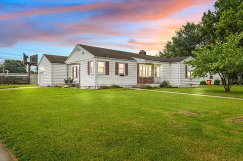 1402 S Kentwood Ave, Springfield, MO 65804