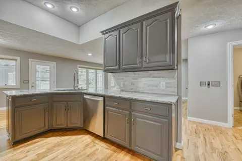 4945 S Leroy Ave, Springfield, MO 65810 photo 8