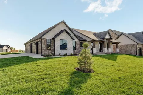 4584 E Hidden Oak St, Springfield, MO 65802 photo 3