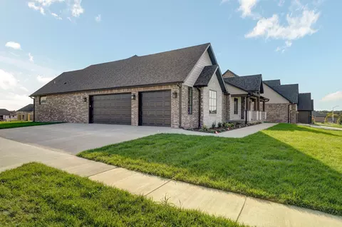 4584 E Hidden Oak St, Springfield, MO 65802 photo 4