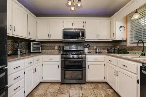 108 Jacaranda, Willard, MO 65781 photo 9
