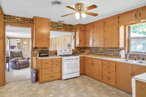 600 W County St, Monett, MO 65708 photo 14