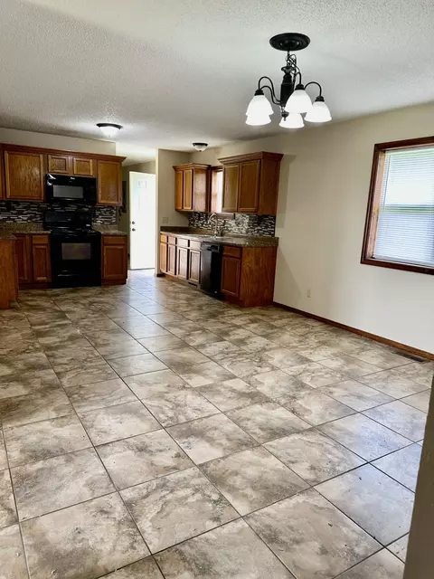 811 N 36th St, Nixa, MO 65714 photo 14