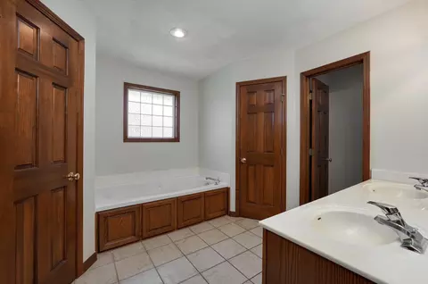 611 E Current Cir, Ozark, MO 65721 photo 17
