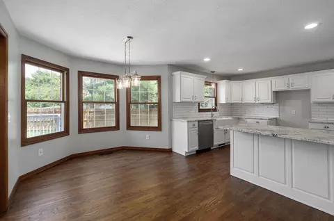 611 E Current Cir, Ozark, MO 65721 photo 9