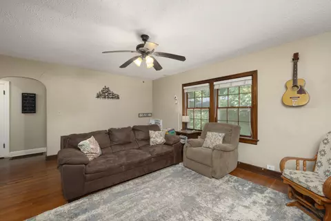 837 S Douglas Ave, Springfield, MO 65806 photo 5