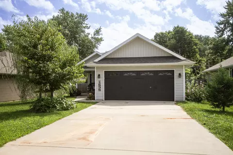 1656 N Marlan Ave, Springfield, MO 65803