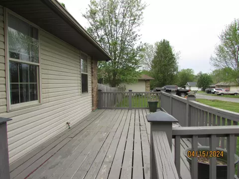 520 Glenview Dr, Sparta, MO 65753 photo 4
