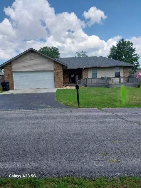520 Glenview Dr, Sparta, MO 65753 photo 2