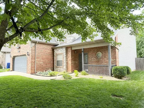1515 W Maplewood St, Springfield, MO 65807 photo 2
