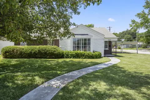 1603 S Kentwood Ave, Springfield, MO 65804