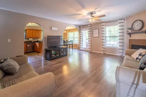 877 E Grouse Rd, Nixa, MO 65714 photo 2
