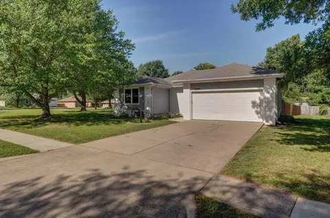3689 S Holiday Ave, Springfield, MO 65807 photo 3