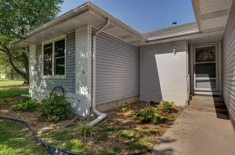 3689 S Holiday Ave, Springfield, MO 65807 photo 4
