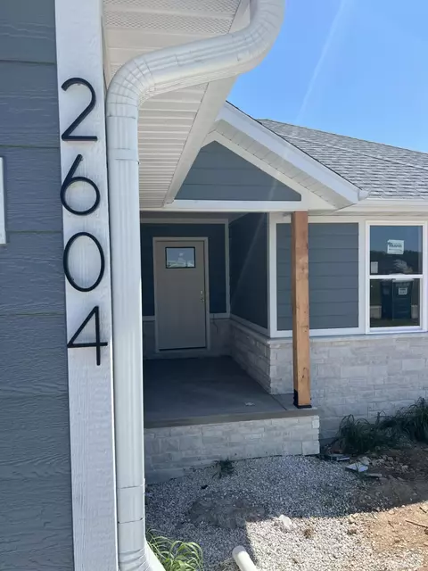 2604 W Webb Rd, Ozark, MO 65721 photo 2