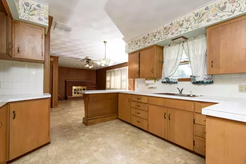 216 N Orchard Crest Ave, Springfield, MO 65802 photo 10