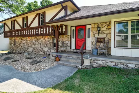2536 S Camber Ave, Springfield, MO 65809 photo 4