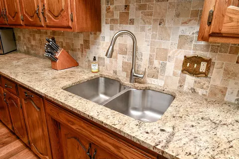2536 S Camber Ave, Springfield, MO 65809 photo 17
