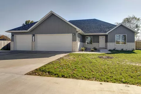 3668 W Overland St, Springfield, MO 65807 photo 1