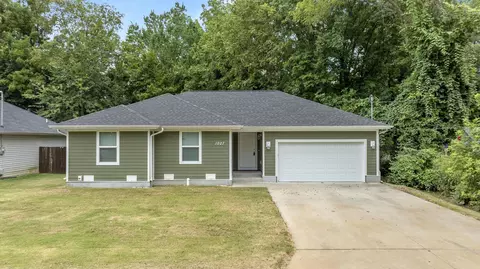 1027 S Overhill Ave, Springfield, MO 65802 photo 1