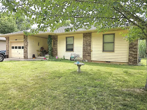 804 E Barracuda Dr, Nixa, MO 65714 photo 1