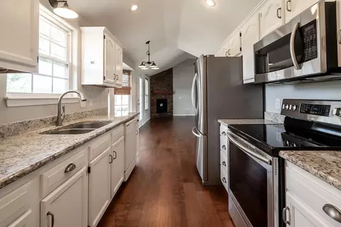 4461 N Branavy Ave, Springfield, MO 65803 photo 12
