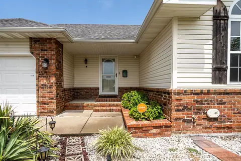 4461 N Branavy Ave, Springfield, MO 65803 photo 4