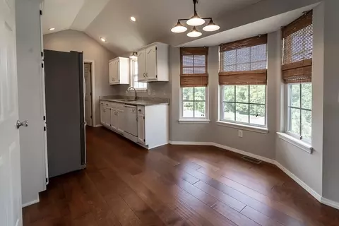 4461 N Branavy Ave, Springfield, MO 65803 photo 9