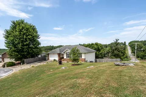 4461 N Branavy Ave, Springfield, MO 65803 photo 2