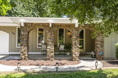 1331 E Sammy Ln, Springfield, MO 65804 photo 4