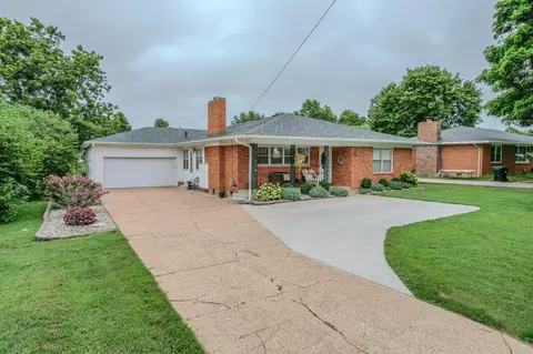 509 E Bedford St, Marshfield, MO 65706 photo 2