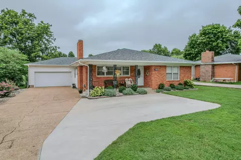 509 E Bedford St, Marshfield, MO 65706 photo 3
