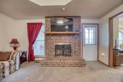706 N 37th St, Nixa, MO 65714 photo 7
