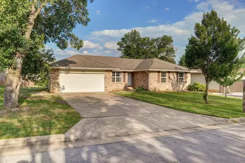 406 S Devonshire St, Nixa, MO 65714 photo 2