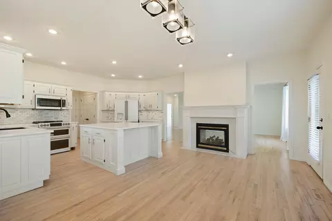 943 S Carriage Ave, Springfield, MO 65809 photo 9