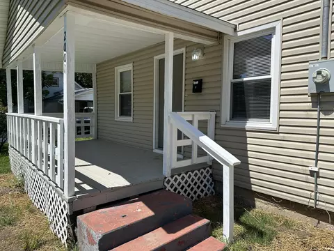 2001 W Thoman St, Springfield, MO 65803 photo 3