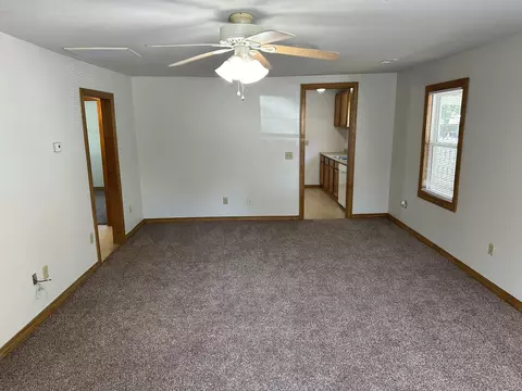 2001 W Thoman St, Springfield, MO 65803 photo 4