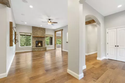 8409 Cottage Ln, Nixa, MO 65714 photo 4
