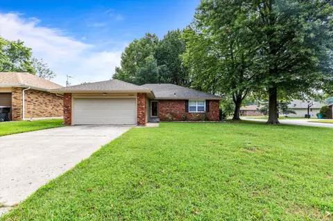 3340 S Elmira Ave, Springfield, MO 65807