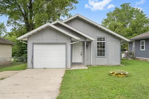 1101 S Glenn Ave, Springfield, MO 65802