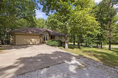 139 Shepherd Ct, Sparta, MO 65753 photo 2