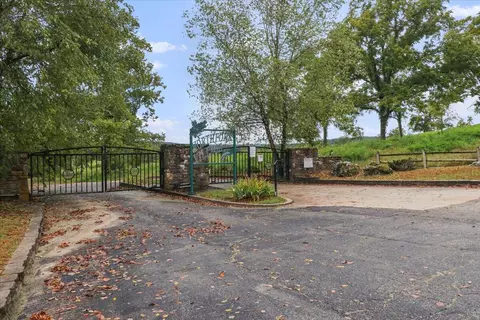 000 Northfork Village Rd, Tecumseh, MO 65760