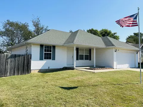200 Kingsley Dr, Monett, MO 65708 photo 2