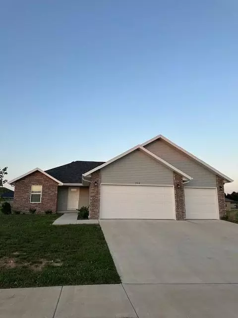 466 E Melton Rd, Ozark, MO 65721 photo 2