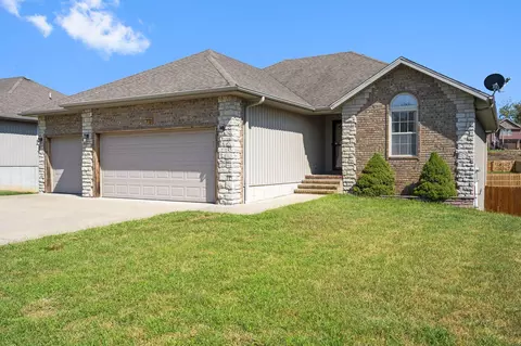710 E Windmill Dr, Ozark, MO 65721 photo 2
