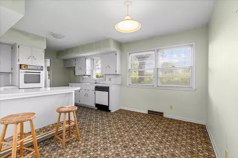 742 N Burton Ave, Springfield, MO 65802 photo 6