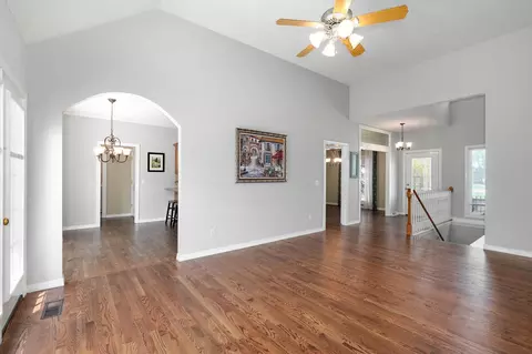 818 E Canterbury St, Springfield, MO 65810 photo 8