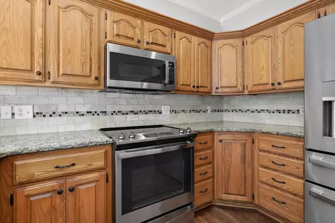 818 E Canterbury St, Springfield, MO 65810 photo 14