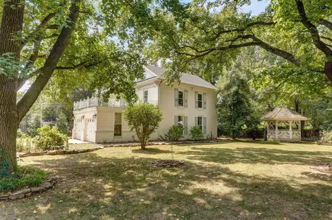 1514 E Seminole St, Springfield, MO 65804