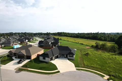 1003 E Tipperary Ct, Nixa, MO 65714 photo 2